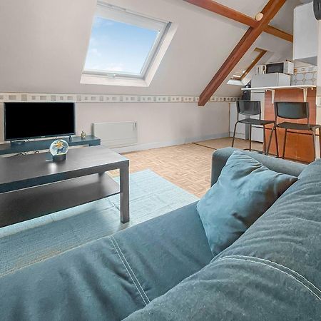 Апартаменти Pied-A-Terre A Монлюсон Екстер'єр фото