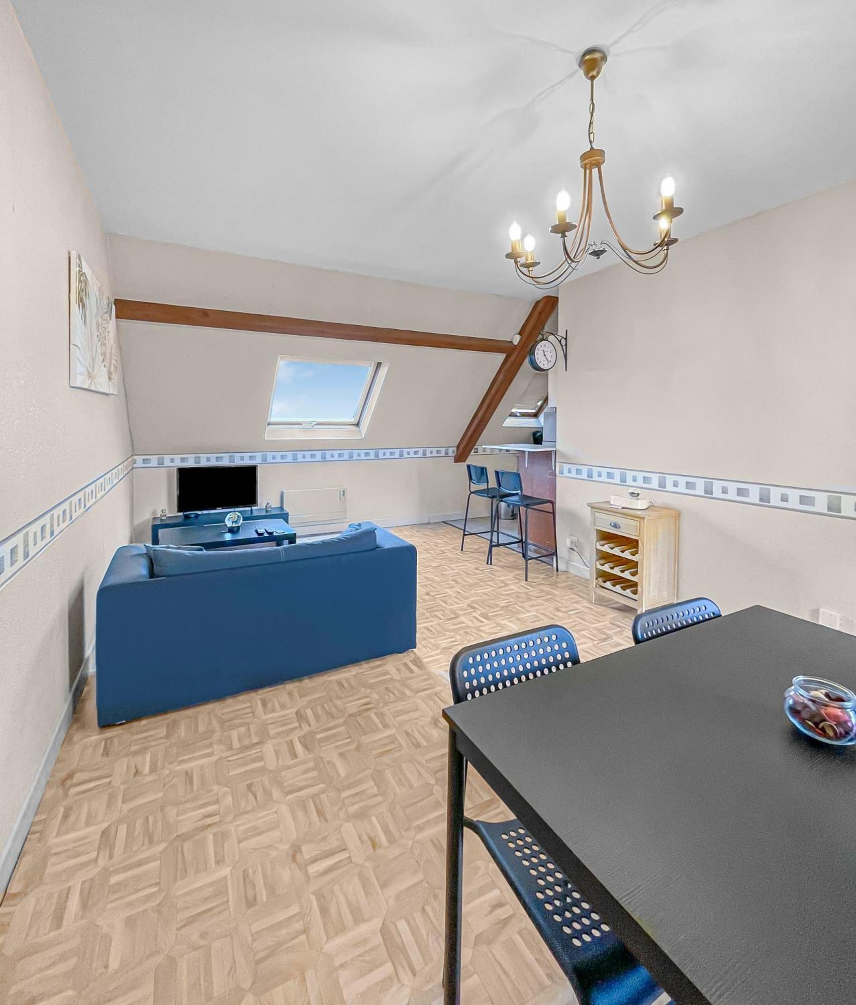 Апартаменти Pied-A-Terre A Монлюсон Екстер'єр фото